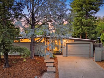 808 Villanova Dr