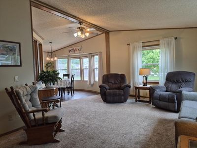 512 Harbor Heights DRIVE