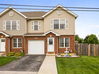 Property at 8902 Frontage Rd, Justice, IL
