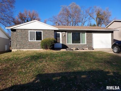 4049 W Hillmont Rd