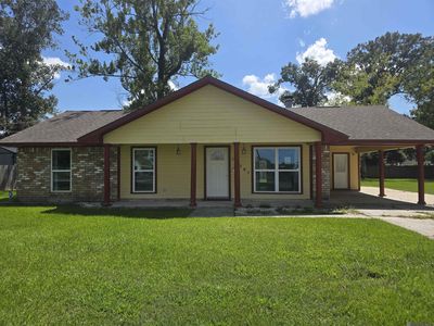 Property at 10267 Lake Park Ave, Gonzales, LA