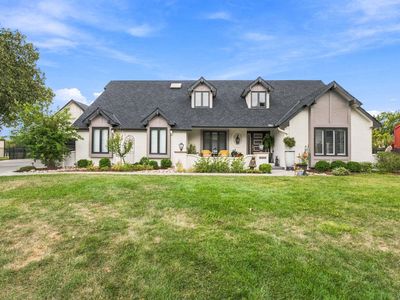 2448 N Greenleaf Ct