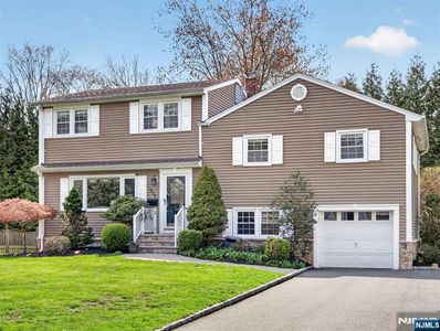 Property at 232 Momar Dr, Ramsey, NJ