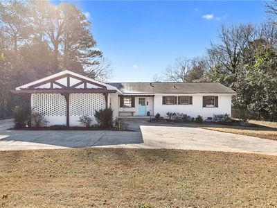 1800 Sandy Plains Rd