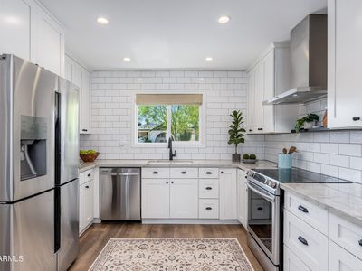 3934 E ALTADENA Avenue