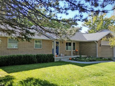 1612 E Hidden Valley Rd