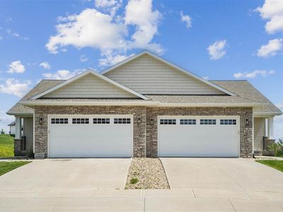 Property at 916 Summit Ct, Tiffin, IA