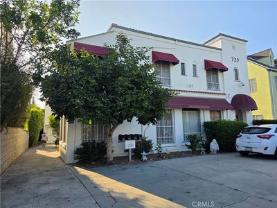 727 Crenshaw Blvd