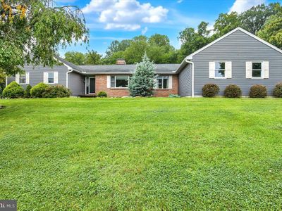 12 Schoolhouse Ln