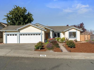 2209 Ascot Parkway