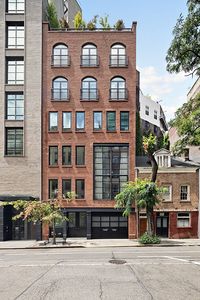 484 Greenwich St