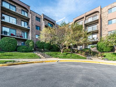 601 W Huntington Commons Rd APT 201