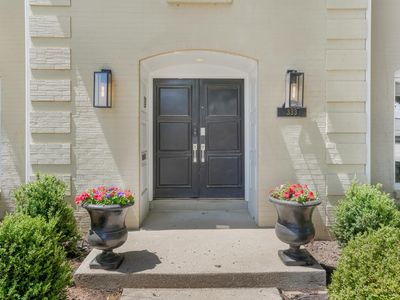 333 Lakeshore Dr