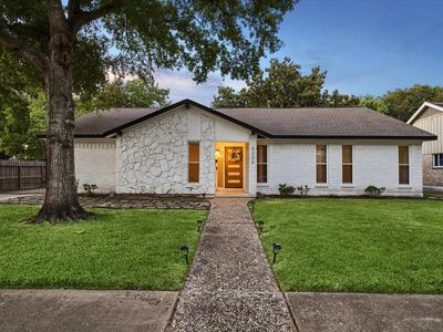 6226 Bankside Dr