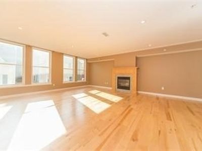 335 W 2nd St Unit 8