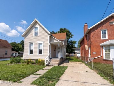 608 Howland Ave