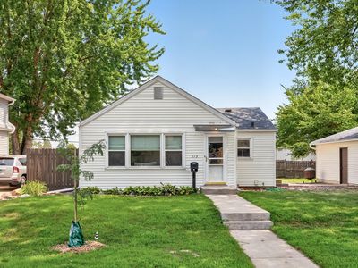 213 14th Ave S