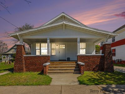 72 E Grand Ave