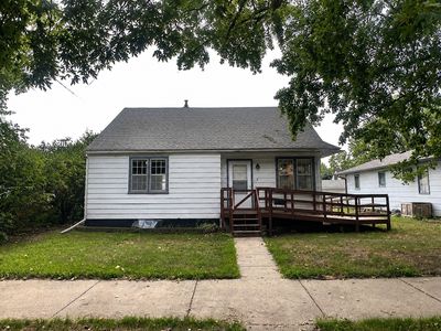 119 2nd Ave NE
