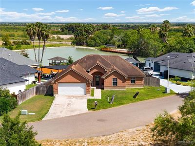 1203 Harbor Ln