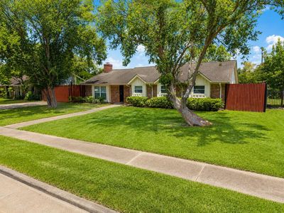 7718 Hiawatha Dr
