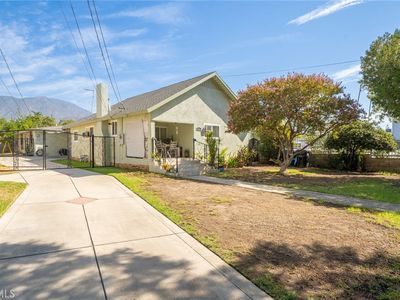 527 E Maple Ave