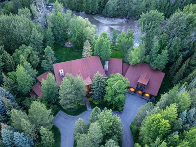 1030 Hideaway Ln