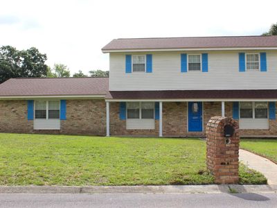 6284 Starhill Dr