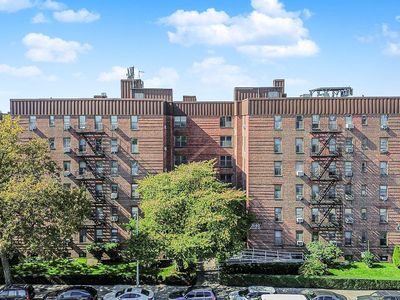 2140 Knapp St APT 4D