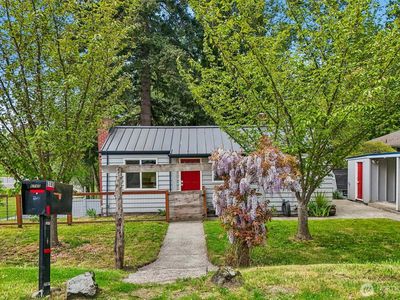 6745 18th Avenue SW