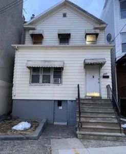 1702 Kennedy Blvd