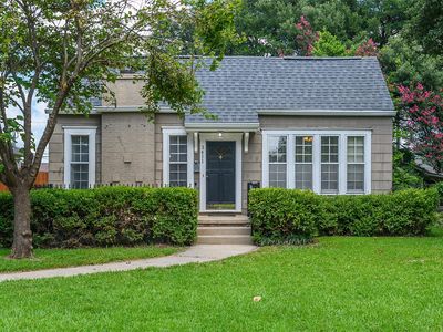 3411 Broadmoor Blvd