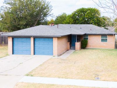 6305 NW Cheyenne Ave