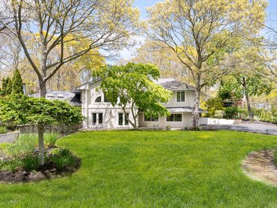 27 Bay Ave W