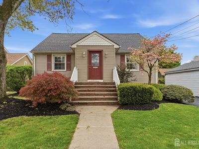 Property at 2 Oakwood Pl, North Brunswick, NJ