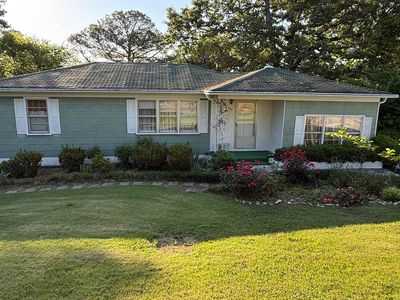 Property at 233 Iris Dr, Gardendale, AL