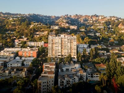 8787 Shoreham Dr APT 404