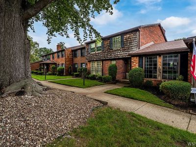 255 Wedgewood Dr