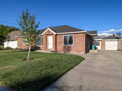 180 N 400th St E