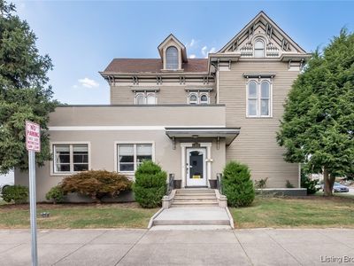 1217 E Spring Street