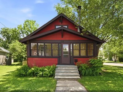 Property at 662 W Winneconne Ave, Neenah, WI