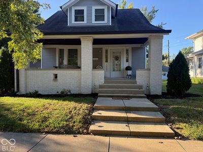 1221 E Edwards Ave