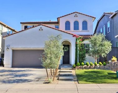 5543 Cannes Way