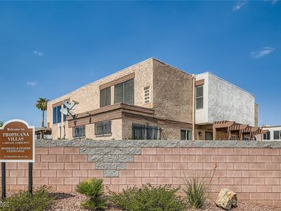 3671 Villa Knolls East Dr