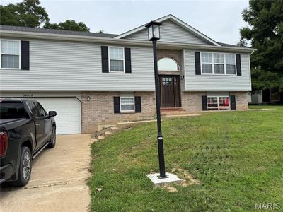 Property at 34058 Sailboat Ct, Brighton, IL