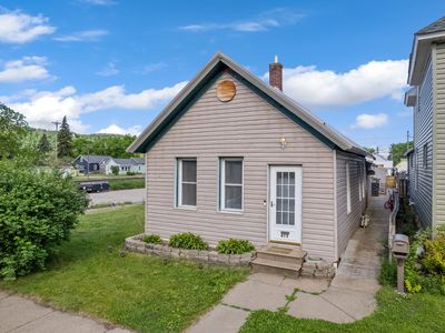 475 Chatfield St