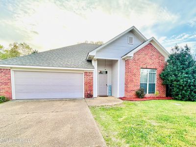 912 Clubhouse Dr
