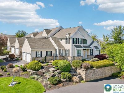 528 Parkside Ct