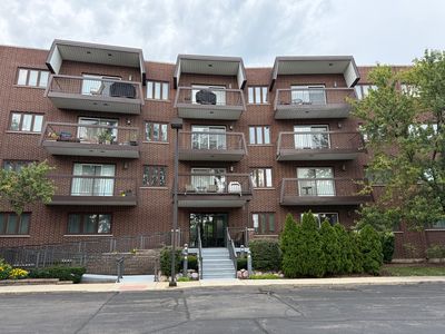 350 E Dundee Rd APT 301