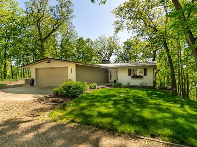 1127 Loganberry Ln